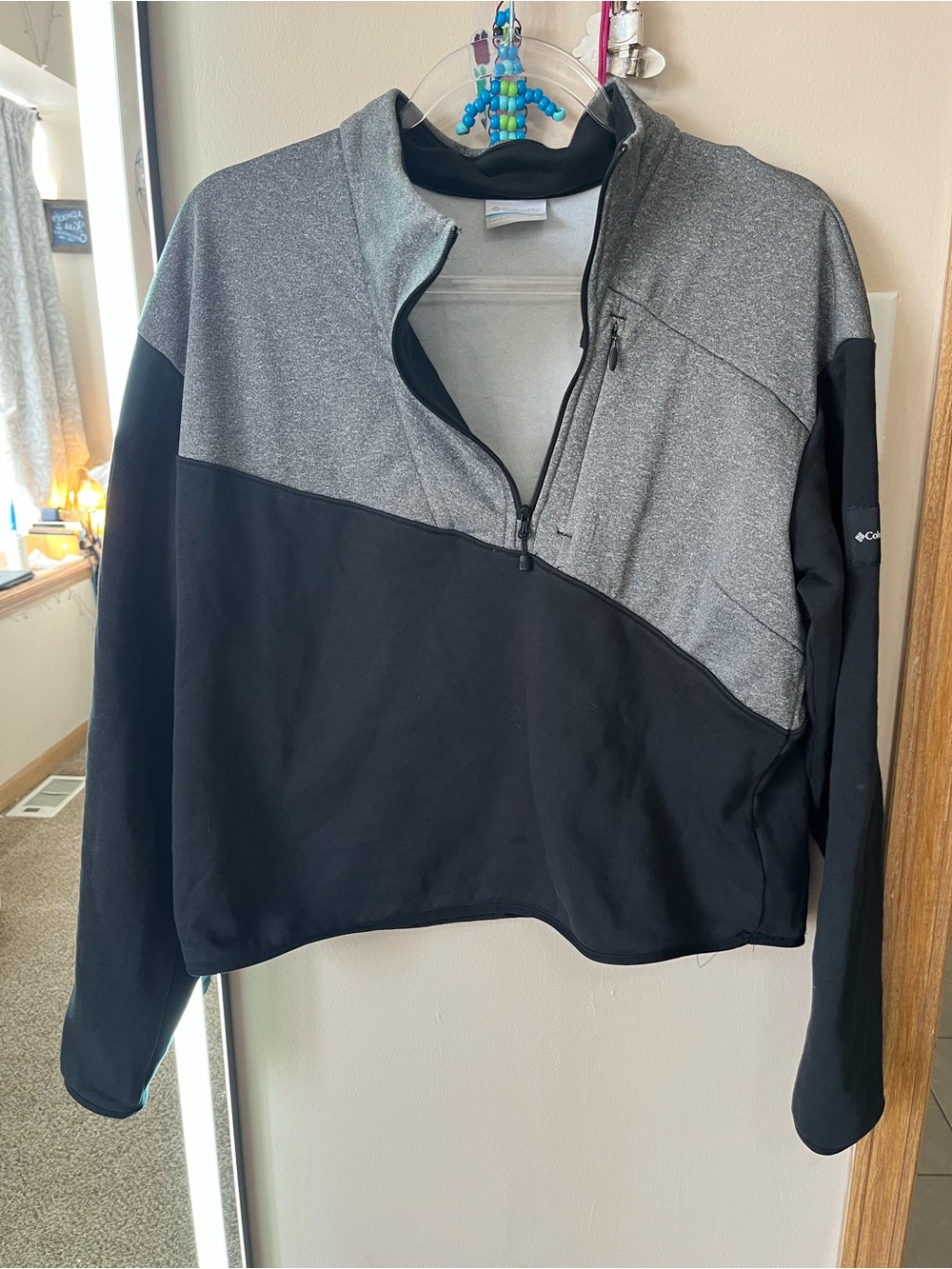 Columbia women’s crop Gray and Black Quarter-Zip Pullover